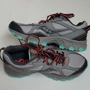 Saucony Escape Gray and Black Athletic Shoes with Breathable Mesh Size 7
